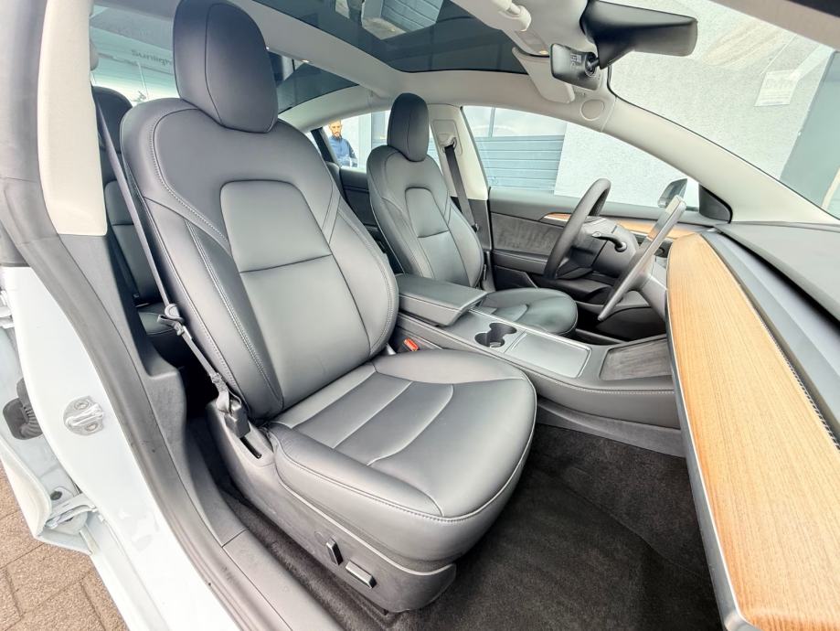 Tesla Model 3 SR, fotografija 17