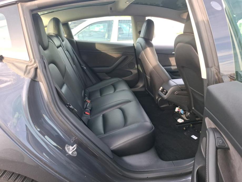 Tesla Model 3 Standard RWD plus do registracije 19950€, fotografija 7