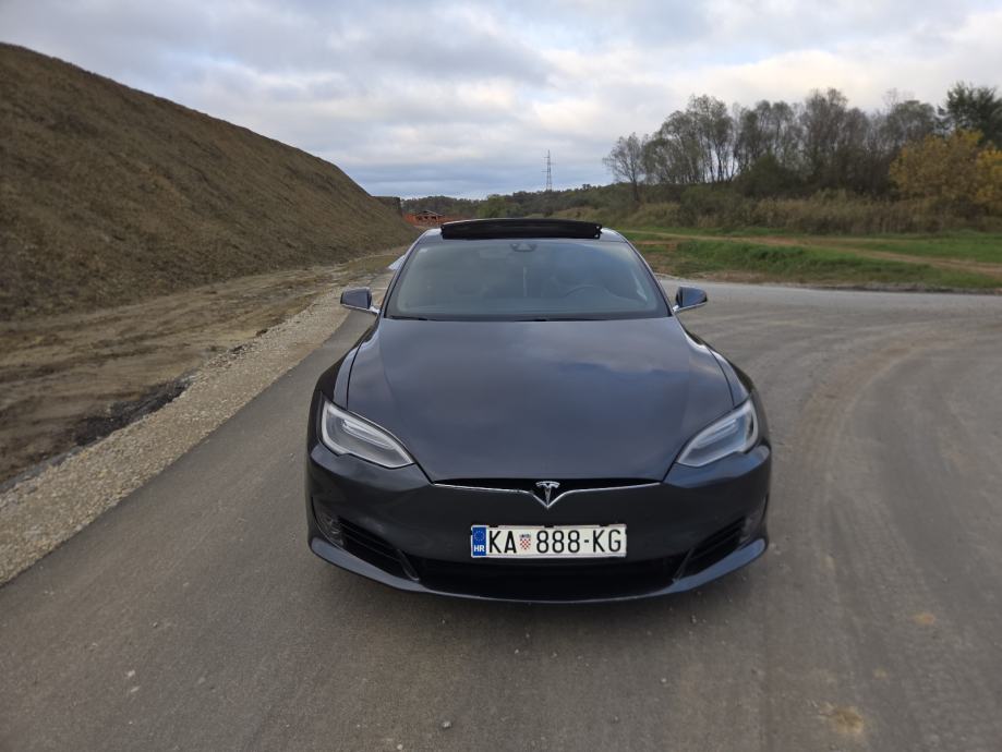 Tesla Model S 75 free supercharger+internet, fotografija 5