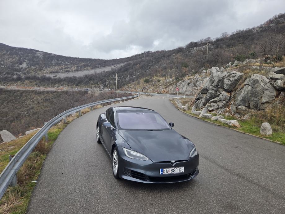 Tesla Model S 75 free supercharger+internet, fotografija 11