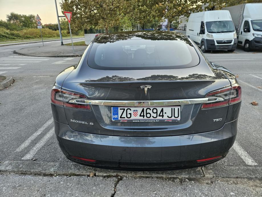 Tesla Model S 75D, fotografija 8