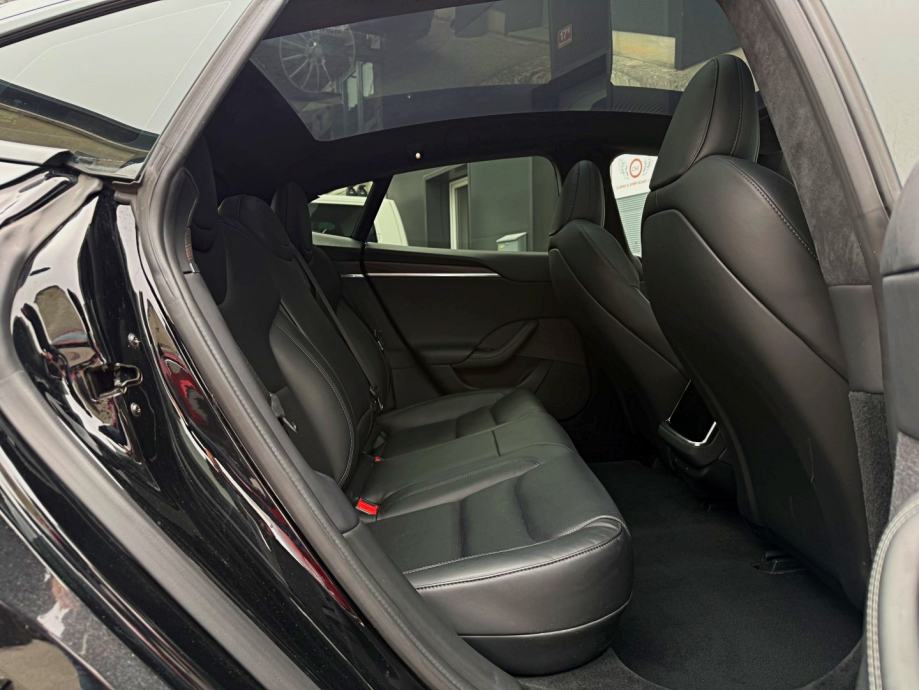 Tesla Model S, fotografija 13