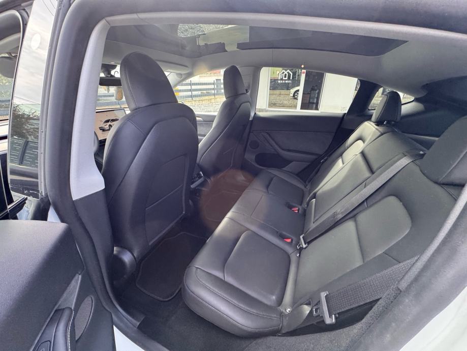 Tesla Model Y AWD 4x4 Long range Dual motor 17.200 KM Odlična oprema, fotografija 7
