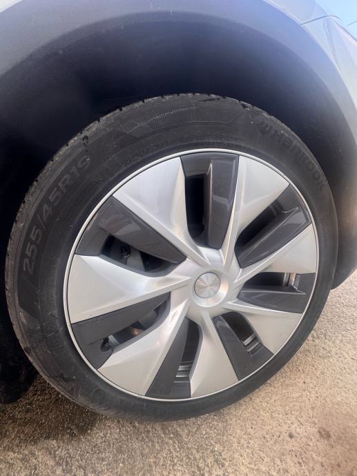 Tesla Model Y AWD 4x4 Long range Dual motor 17.200 KM Odlična oprema, fotografija 11