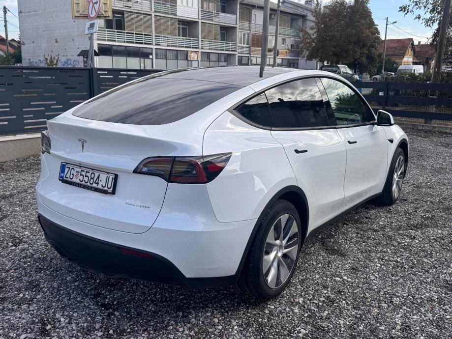 Tesla Model Y AWD 4x4 Long range Dual motor 17.200 KM Odlična oprema, fotografija 3