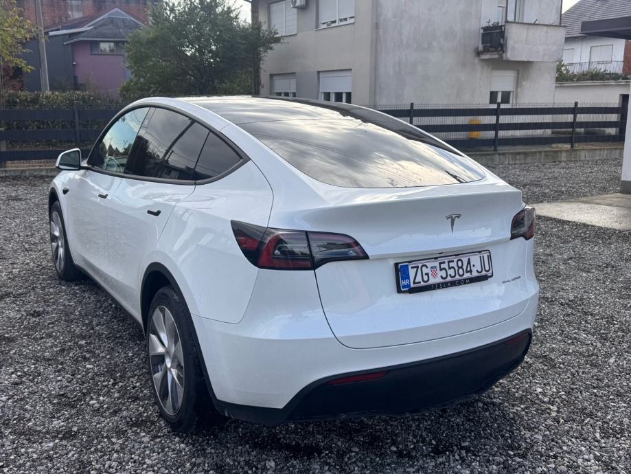Tesla Model Y AWD 4x4 Long range Dual motor 17.200 KM Odlična oprema, fotografija 4