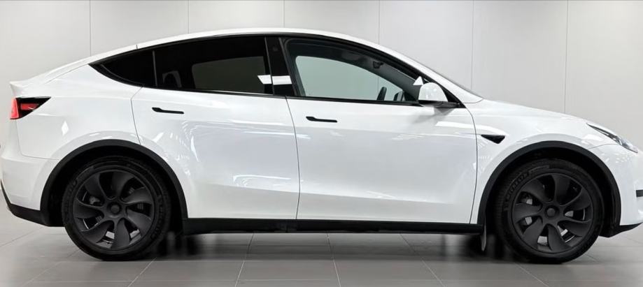 Tesla Model Y Basis RWD, fotografija 4