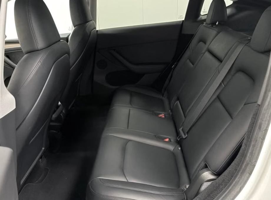 Tesla Model Y Basis RWD, fotografija 11