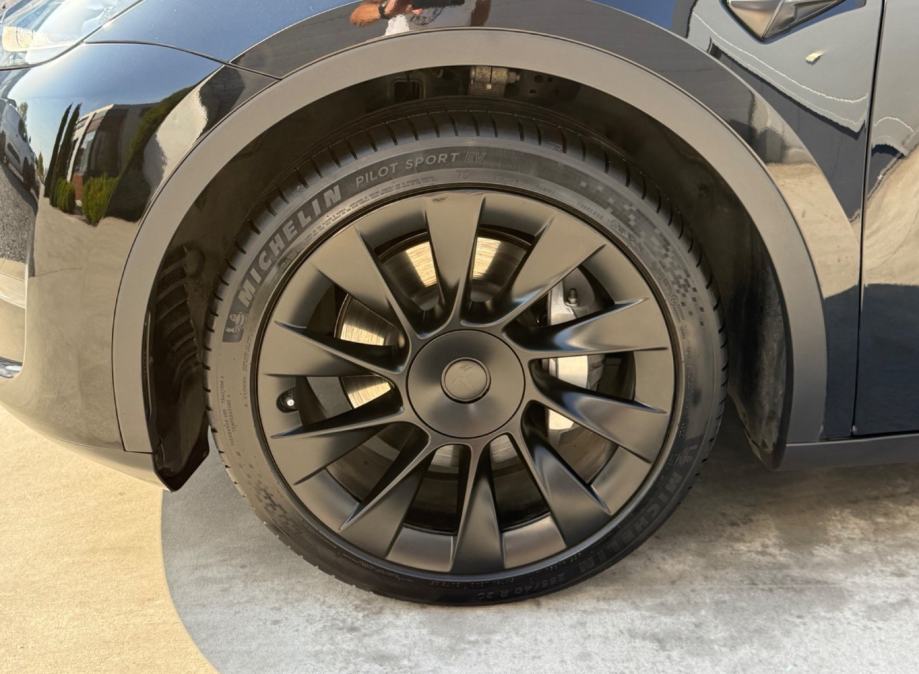 Tesla Model Y LONG RANGE DUAL MOTOR BLACK PACKET, fotografija 5