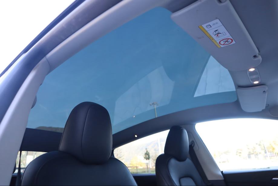 Tesla Model Y, fotografija 11