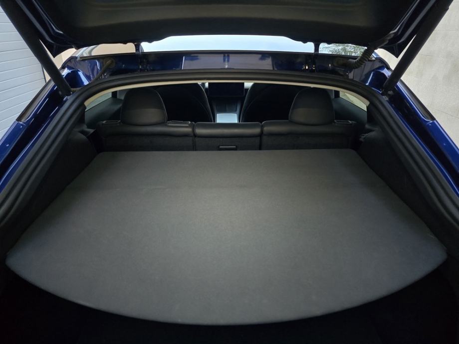 Tesla Model Y Performance Dual Motor AWD automatik, fotografija 18