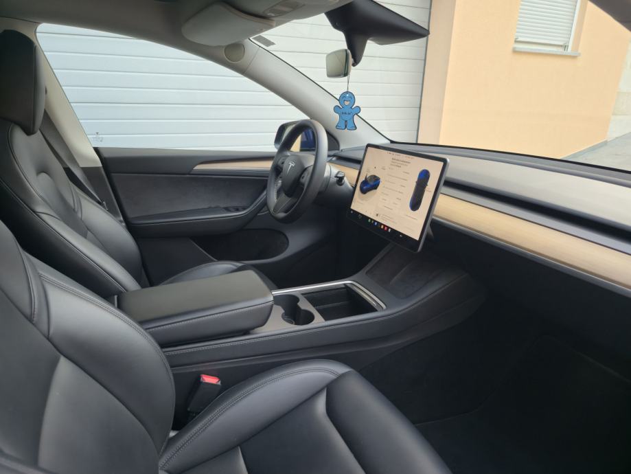 Tesla Model Y Performance Dual Motor AWD automatik, fotografija 16
