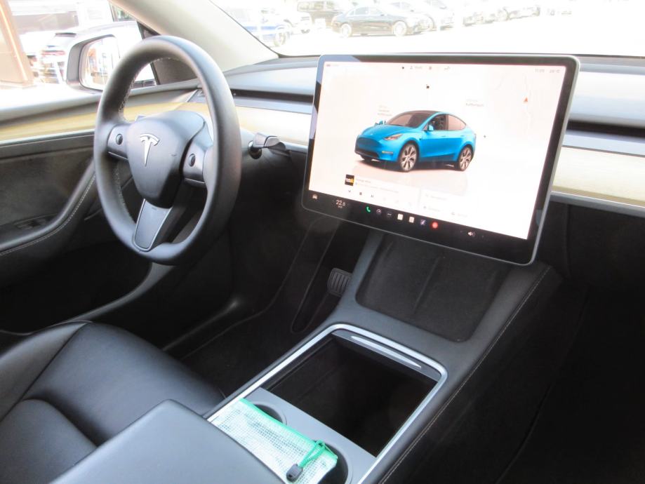 Tesla Model Y RWD, fotografija 12