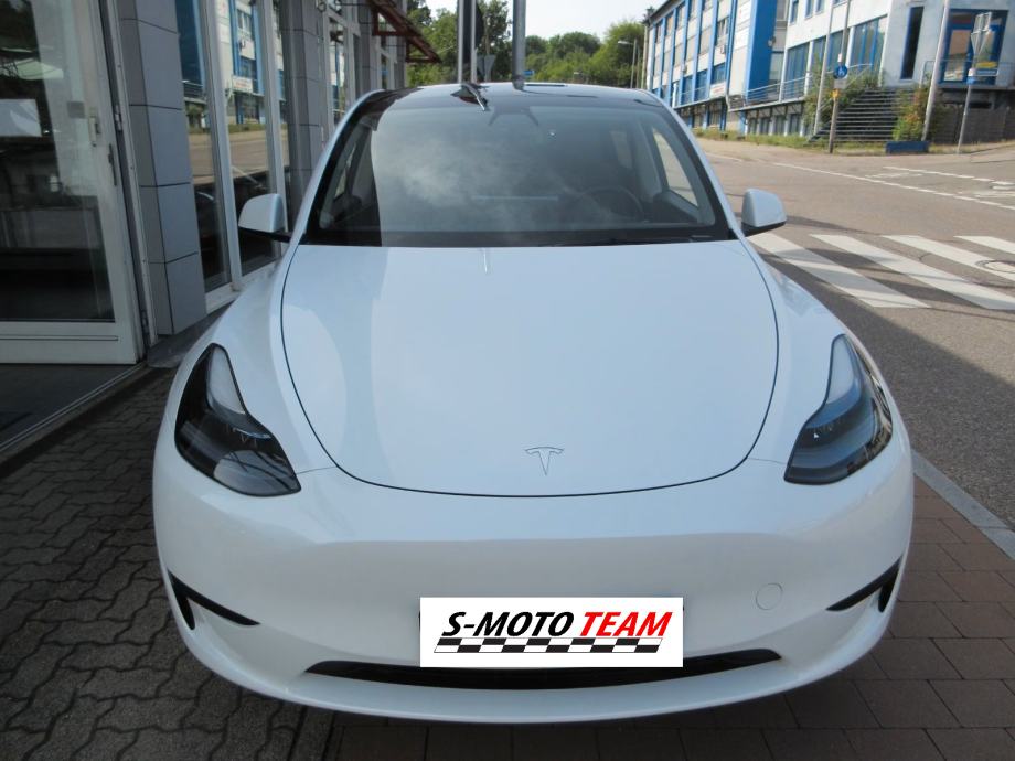Tesla Model Y RWD, fotografija 3