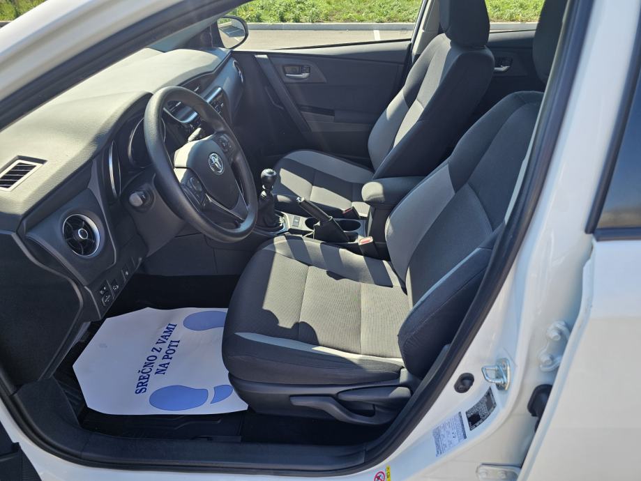 Toyota Auris 1,33+1+VLASNIK, fotografija 7