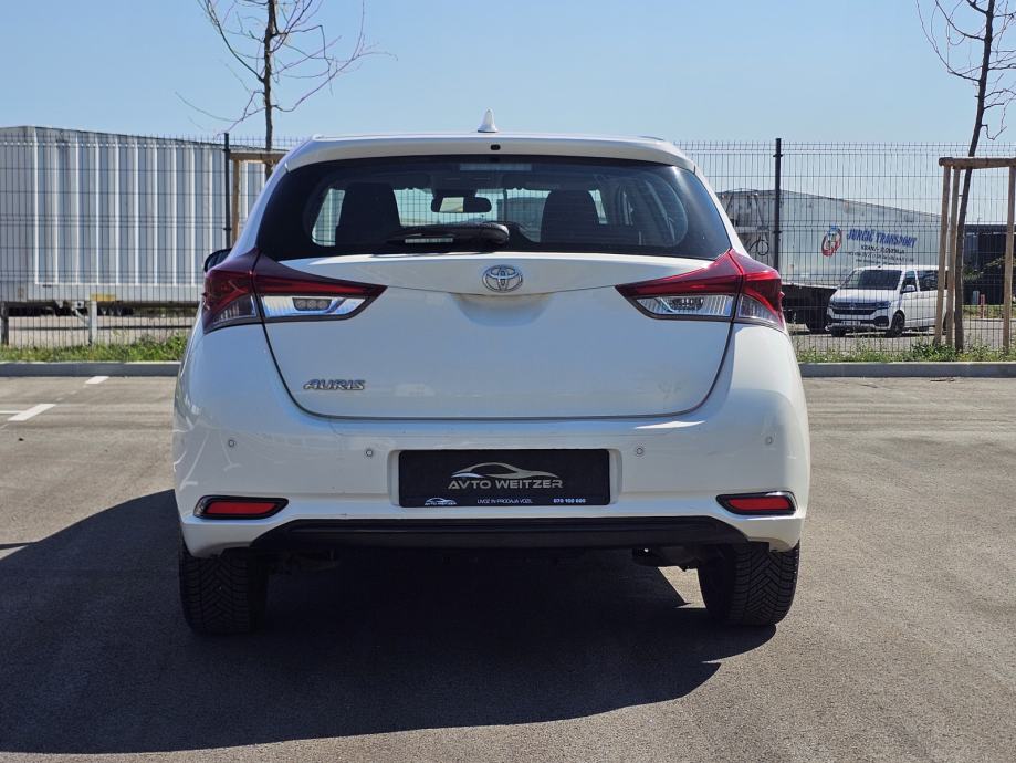 Toyota Auris 1,33+1+VLASNIK, fotografija 6