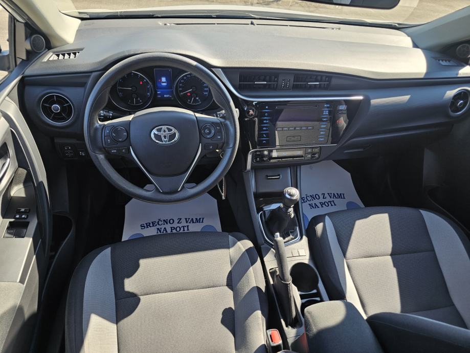 Toyota Auris 1,33+1+VLASNIK, fotografija 8