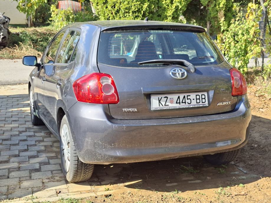 Toyota Auris 1,4 VVT-i, fotografija 2