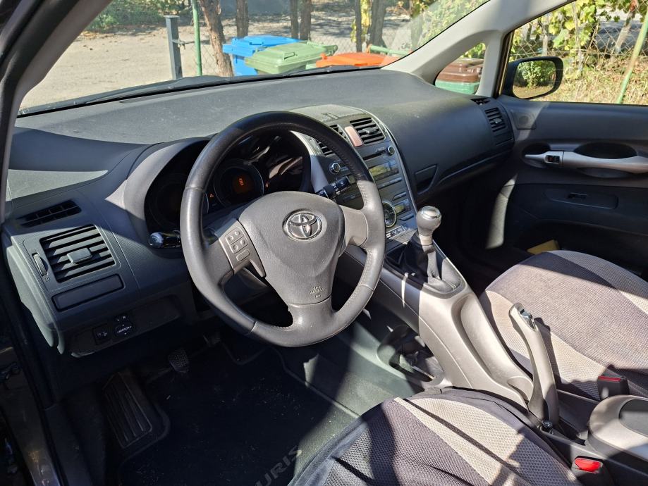 Toyota Auris 1,4 VVT-i, fotografija 5