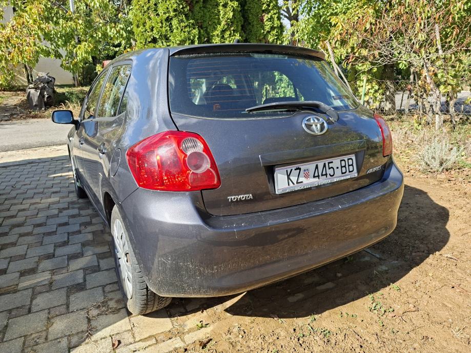 Toyota Auris 1,4 VVT-i, fotografija 7