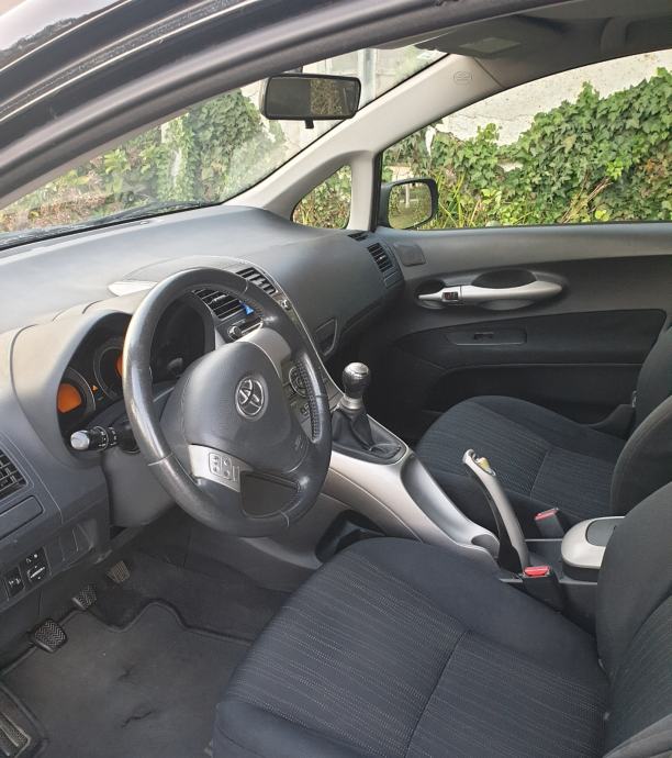 Toyota Auris 1,6 VVT-i, fotografija 4