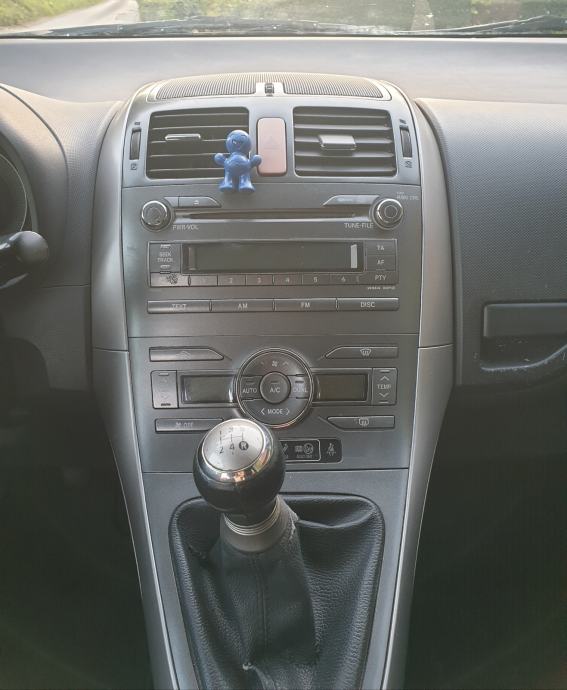 Toyota Auris 1,6 VVT-i, fotografija 5