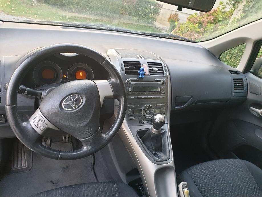 Toyota Auris 1,6 VVT-i, fotografija 9