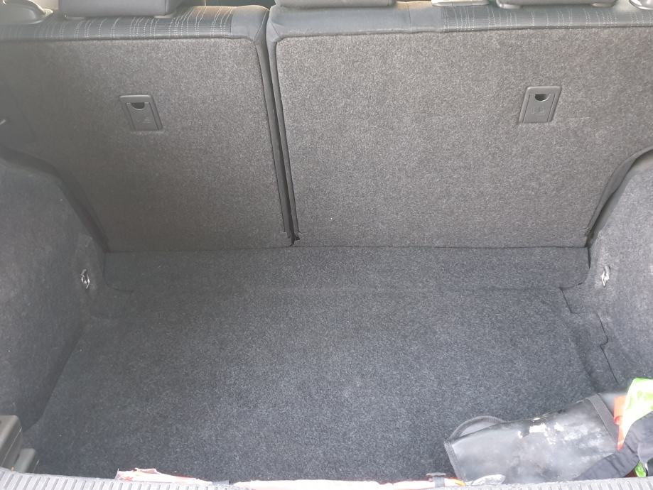 Toyota Auris 1,6 VVT-i, fotografija 8