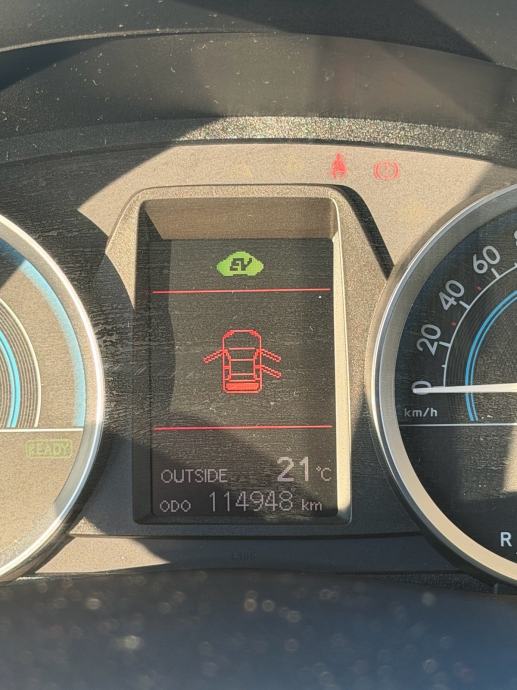 Toyota Auris 1,8 HSD automatik, fotografija 10