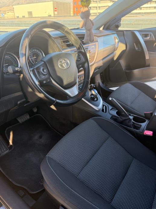 Toyota Auris 1,8 HSD automatik, fotografija 6