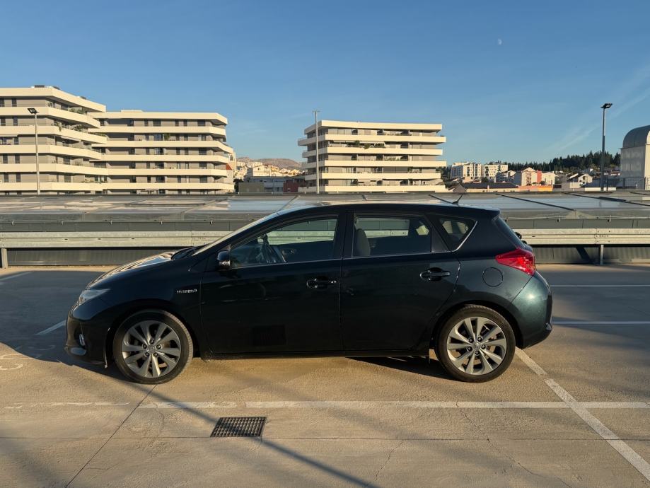Toyota Auris 1,8 HSD automatik, fotografija 2