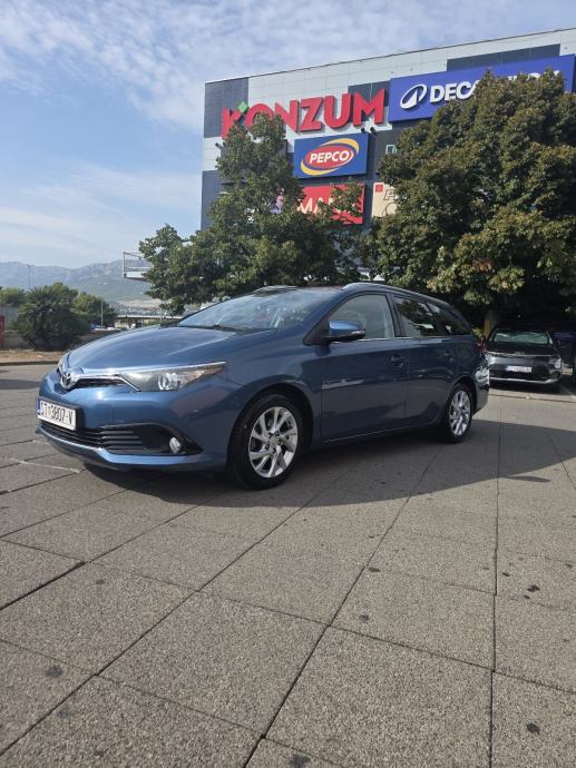 Toyota Auris karavan 1.6 D, fotografija 2