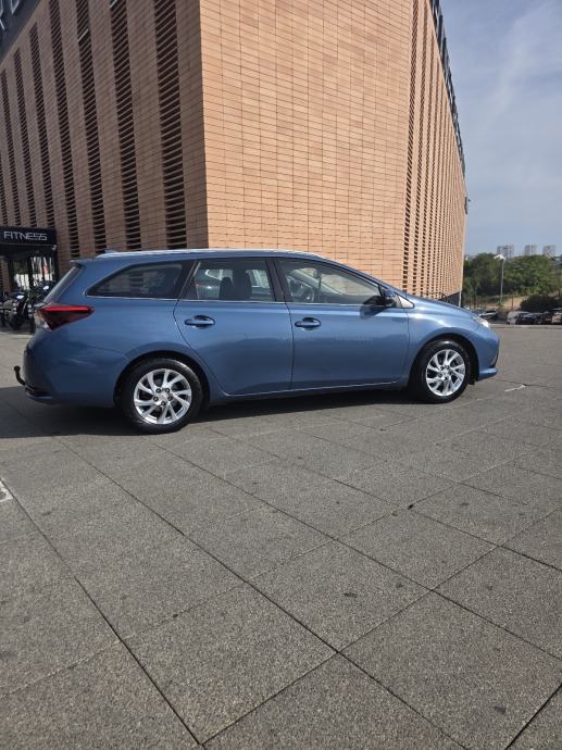 Toyota Auris karavan 1.6 D, fotografija 6