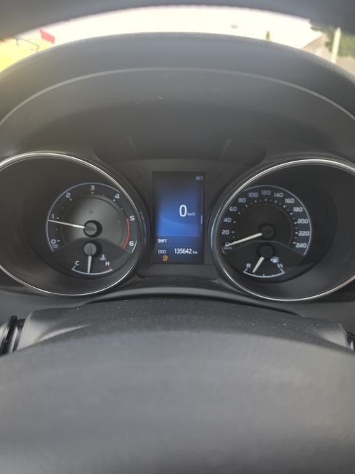 Toyota Auris karavan 1.6 D, fotografija 14
