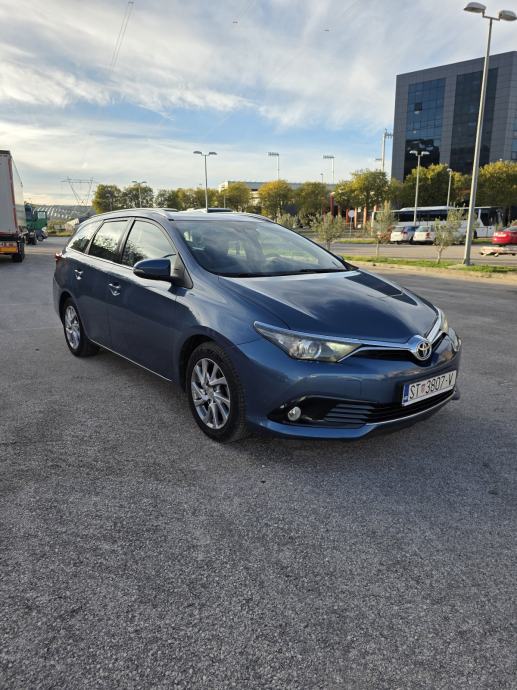 Toyota Auris karavan