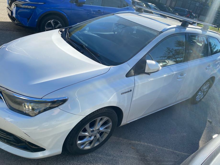 Toyota Auris Touring Sports 1.8 Hybrid – 2016. – 234.000 km, fotografija 7