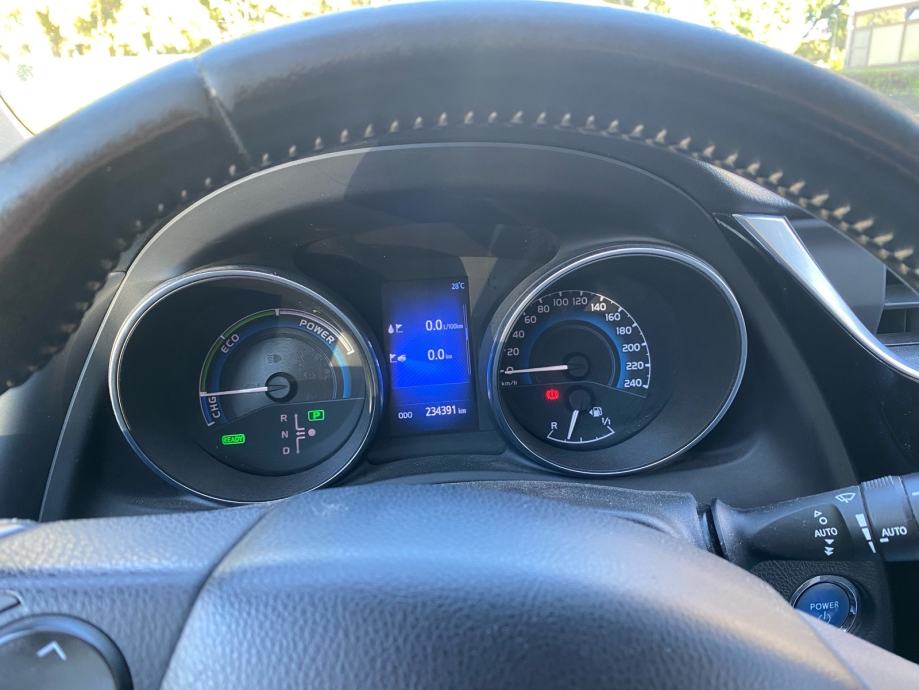 Toyota Auris Touring Sports 1.8 Hybrid – 2016. – 234.000 km, fotografija 10