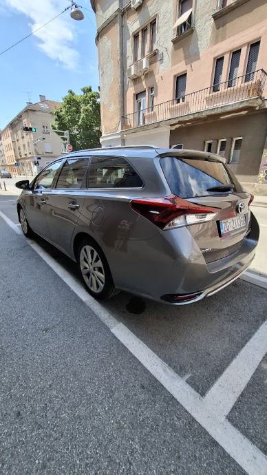 Toyota Auris Touring Sports 1.8 Hybrid SOL - PRVI VLASNIK, fotografija 7