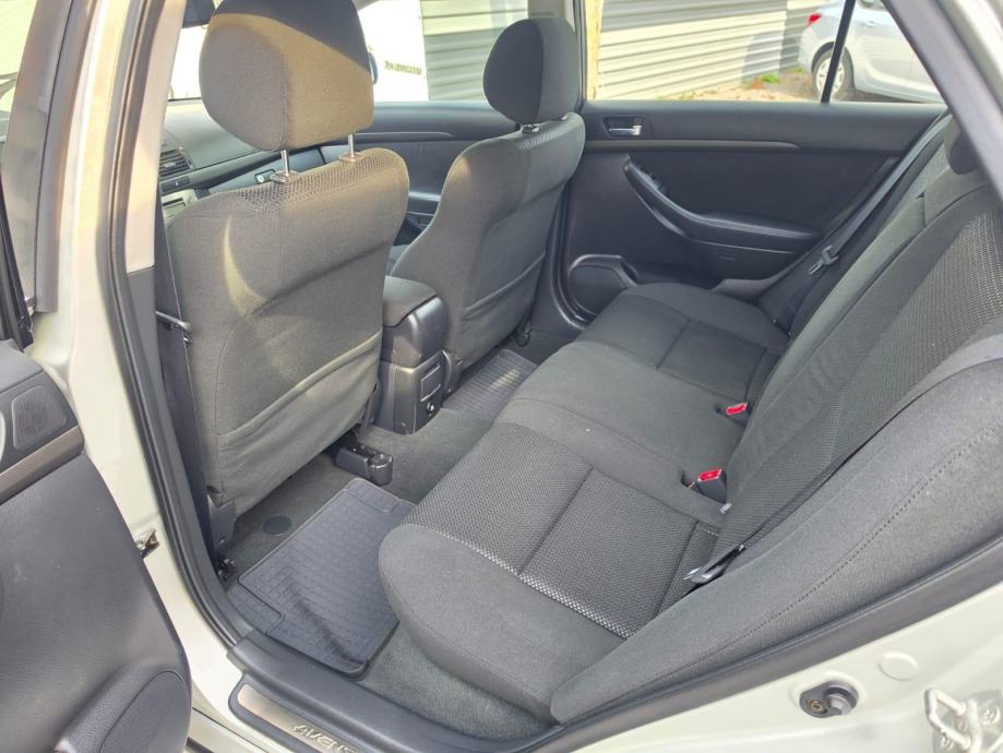TOYOTA AVENSIS 2.0 =200TKM= HR-AUTO, fotografija 11