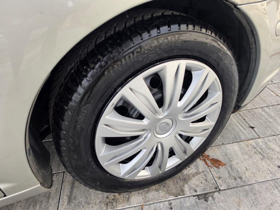 TOYOTA AVENSIS 2.0 =200TKM= HR-AUTO, fotografija 12