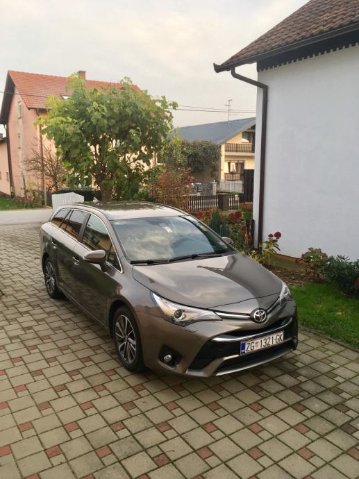 Toyota avensis 2022
