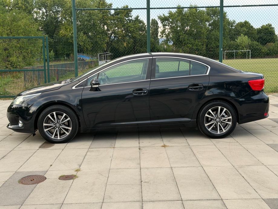 Toyota Avensis 2.2 D4D Luna 2013g NIJE UVOZ! Led Svijetla KAMERA NAVI!, fotografija 5