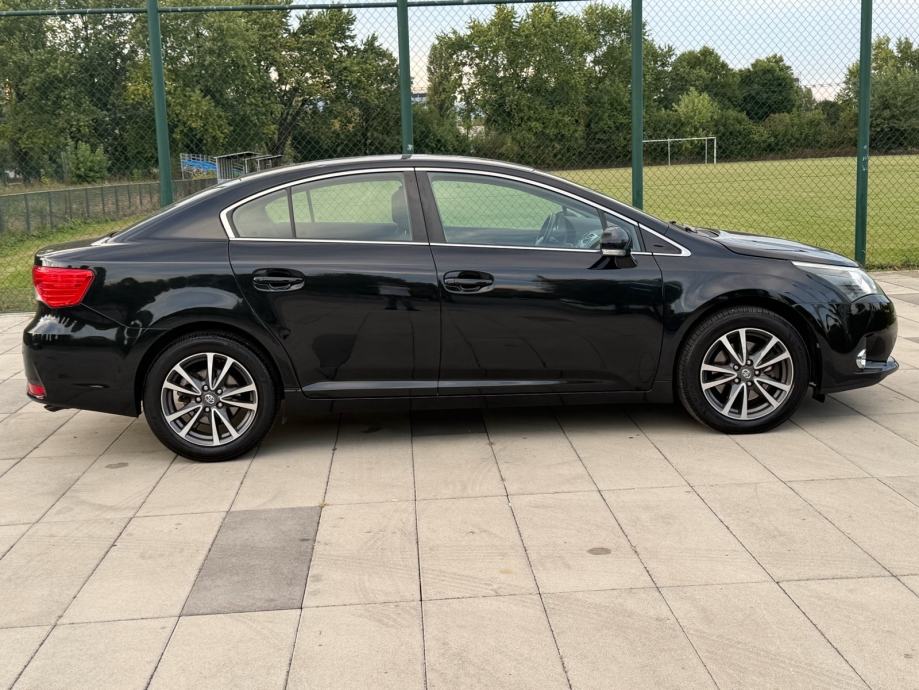 Toyota Avensis 2.2 D4D Luna 2013g NIJE UVOZ! Led Svijetla KAMERA NAVI!, fotografija 4