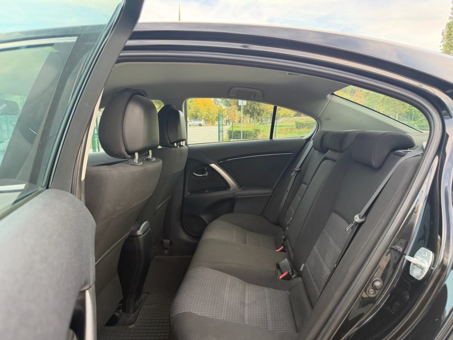Toyota Avensis 2.2 D4D Luna 2013g NIJE UVOZ! Led Svijetla KAMERA NAVI!, fotografija 14