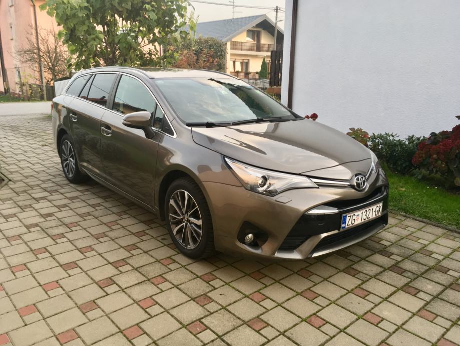 Toyota avensis 2022