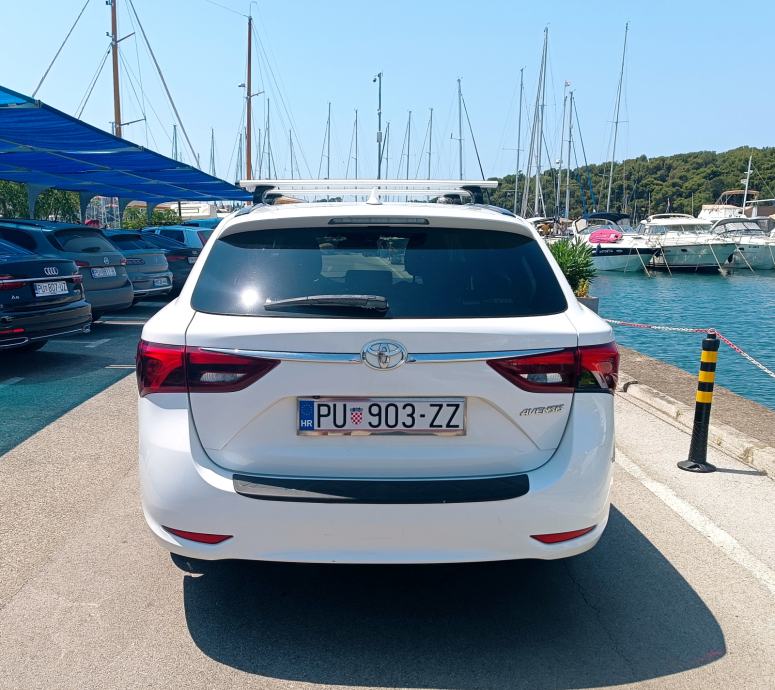 Toyota Avensis TS 2.0 D-4D Style, fotografija 9