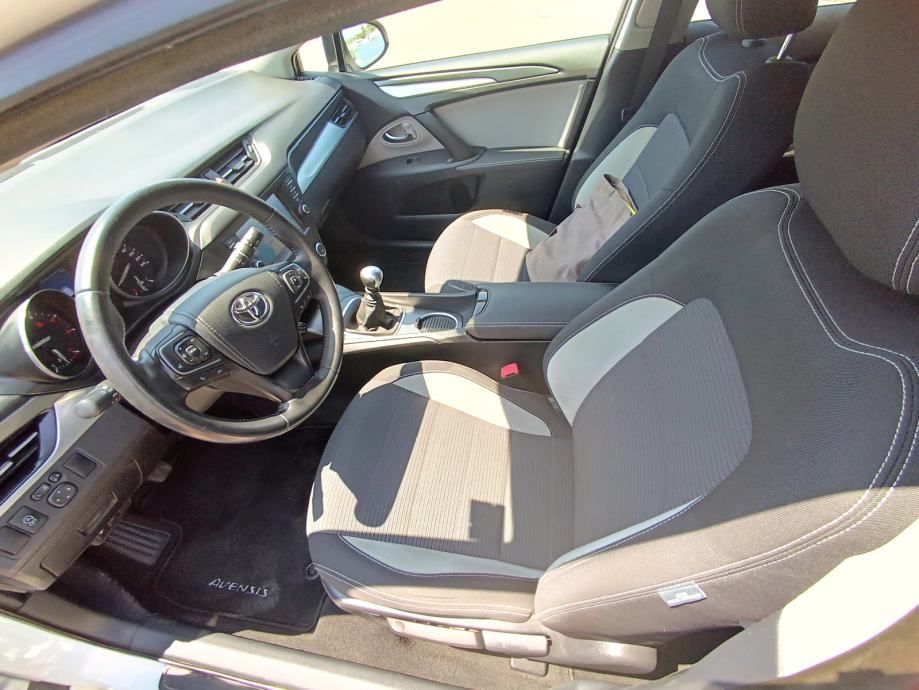 Toyota Avensis TS 2.0 D-4D Style, fotografija 4