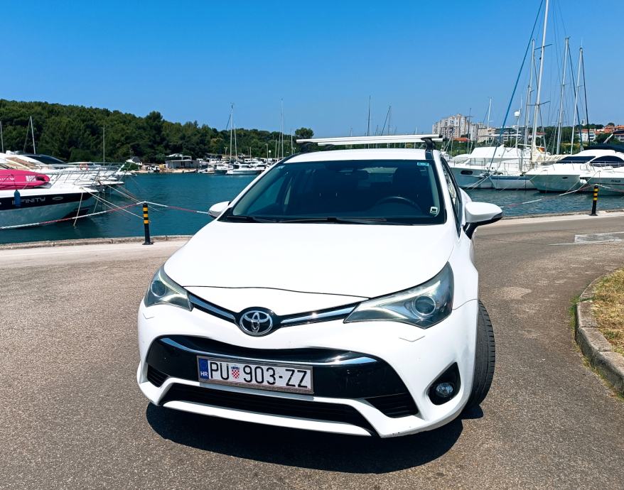 Toyota Avensis TS 2.0 D-4D Style, fotografija 12