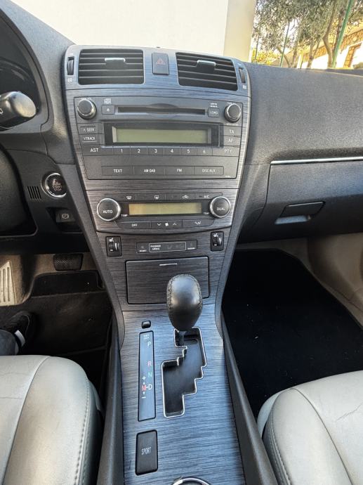 Toyota Avensis Wagon 2,0 automatik, fotografija 7