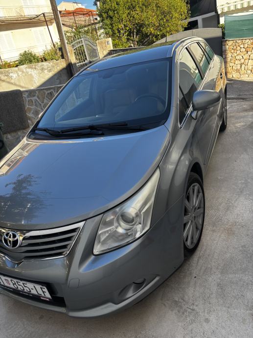 Toyota Avensis Wagon 2,0 automatik, fotografija 5